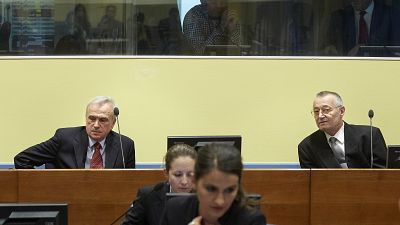 Jovica Stanisic e Franko Simatovic no julgamento pelos crimes cometidos na guerra da ex-Jugoslávia