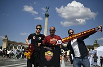 Tifosi della Roma sulla "Piazza degli Eroi" di Budapest. (31.5.2023)