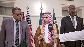 وزير الخارجية السعودي بين ممثلي الجيش السوداني وقوات الدعم السريع