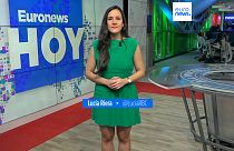 Lucia Riera presenta el informativo diario Euronews Hoy.