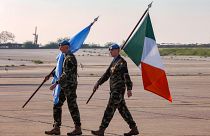 جنود من قوات حفظ السلام التابعة للأمم المتحدة في لبنان "يونيفيل" خلال تأبين الجندي الأيرلندي شون روني