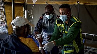 Afrique du Sud : des hôpitaux de campagne contre l'épidémie de choléra