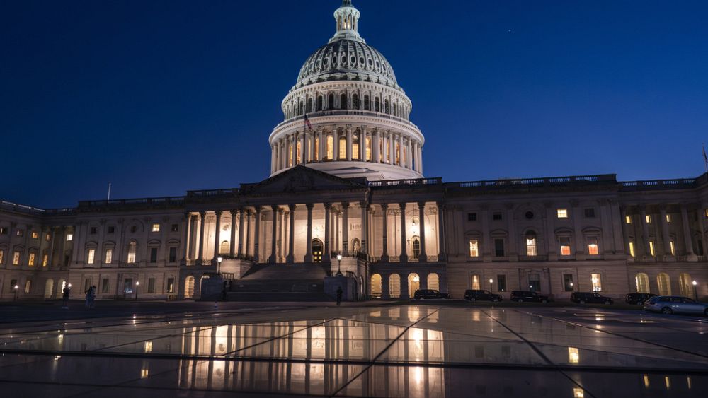 US Senate avoids default in vote on debt ceiling and spending cuts