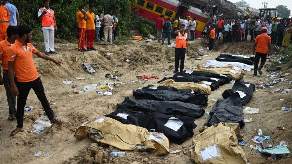Catastrophe ferroviaire en Inde : au moins 288 morts dans une collision entre plusieurs trains