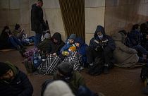 2022. február 24. Kijev: a metróban keresne menedéket az emberek a légitámadások elől
