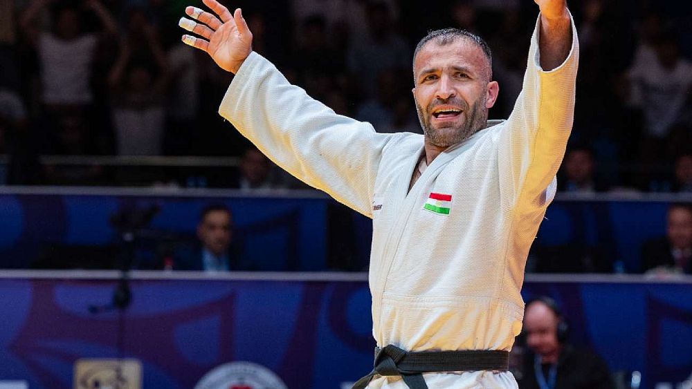 VIDEO : Delight as Tajikistan strikes triple gold in Dushanbe