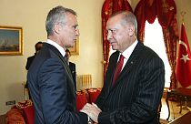 Jens Stoltenberg NATO-főtitkár és Recep Tayyip Erdoğan török elnök