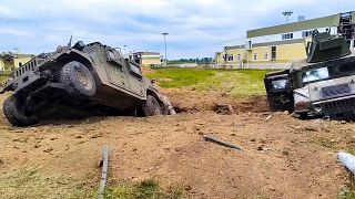 مدرعات عسكرية مدمرة بعد معركة في منطقة بيلغورود غرب روسيا