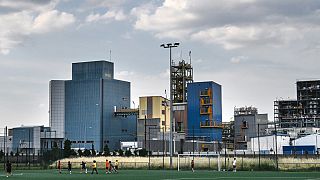 L'usine Arkema derrière le stade municipal du Brotillon à Pierre Benite près de Lyon, le 3 juin 2023.