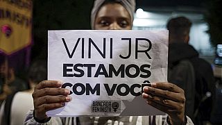 Протесты в Бразилии в поддержку футболиста Винисиуса Жуниора