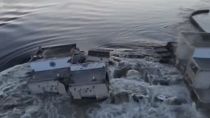 Das ukrainische Präsidialamt veröffentlichte dieses Bild vom beschädigten Kachowka-Staudamm