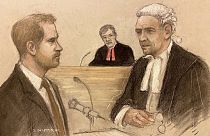 Prens Harry mahkemede Mirror gazete grubunun avukatı tarafından çapraz sorguya çekildi