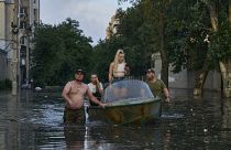 مياه السد تغرق مدينة خيرسون الأوكرانية. 2023/06/06