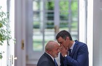 Премьер-министром Испании шепчется с президентом Бразилии 