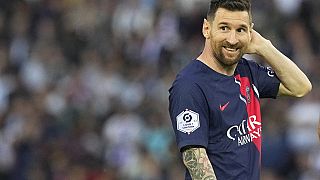 Lionel Messi meccs közben Párizsban, 2023. június 3-án