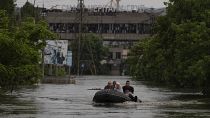 Επίθεση στο φράγμα Νόβα Καχόβκα - Πλημμυρισμένος οικισμός