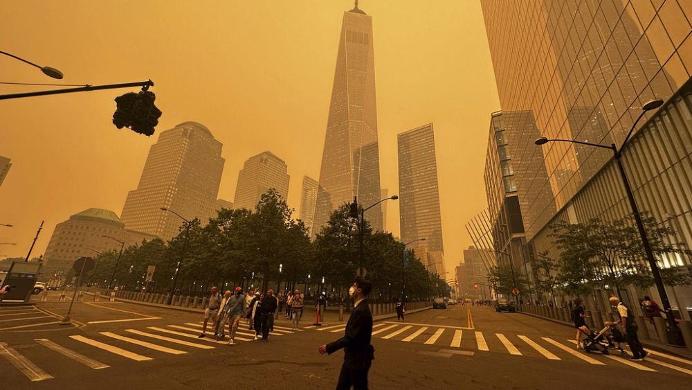 Canada Burns America Suffocates |  New York is shrouded in a thick orange haze
