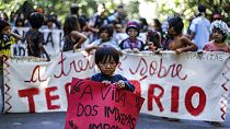 Manifestación en Sao Paulo en defensa de los derechos originarios de los pueblos indígenas