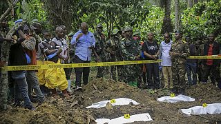 رفات بشرية في مقبرة جماعية في قرية ندوما، بالقرب من بيني شمال كيفو، الكونغو، 6 مايو، 2023