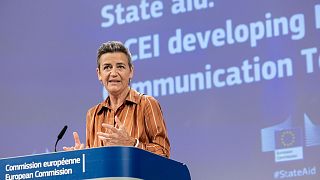 Margrethe Vestager, vice-présidente exécutive de la Commission européenne, a annoncé l'approbation de 8,1 milliards d'euros de subventions pour les semi-conducteurs.