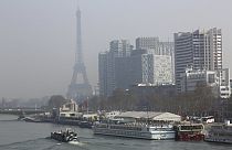 ضباب دخاني  في باريس، 13 مارس 2014.