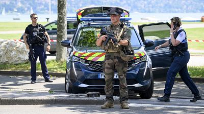 Polícia no local do ataque em Annecy