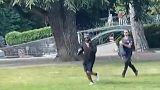 إصابة أربعة أطفال وبالغَين في هجوم نفّذه سوري في فرنسا
