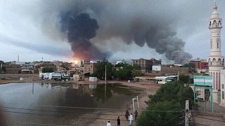 Soudan : violents combats à Khartoum et fuite d'habitants