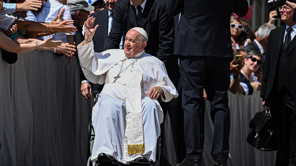 Medici di Papa Francesco: L’operazione è andata bene, lui è in buona salute