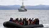 Φουσκωτό με μετανάστες υπό την παρακολούθηση σκάφους της Frontex στην Λέσβο (φώτο αρχείου)