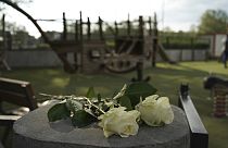 Homenaje a los heridos en un parque de la localidad de Annecy