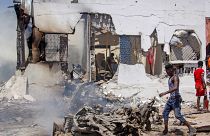 آثار انفجار سابق في مقديشو عاصمة الصومال