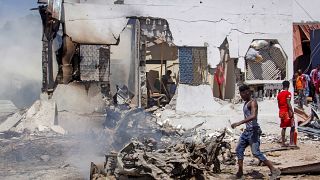 آثار انفجار سابق في مقديشو عاصمة الصومال