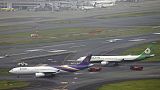 Összeütközött két utasszállító repülőgép a tokiói repülőtéren