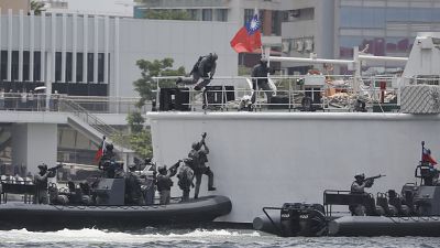 حرس السواحل التايواني خلال تدريبات على مكافحة الإرهاب في جنوب غرب تايوان