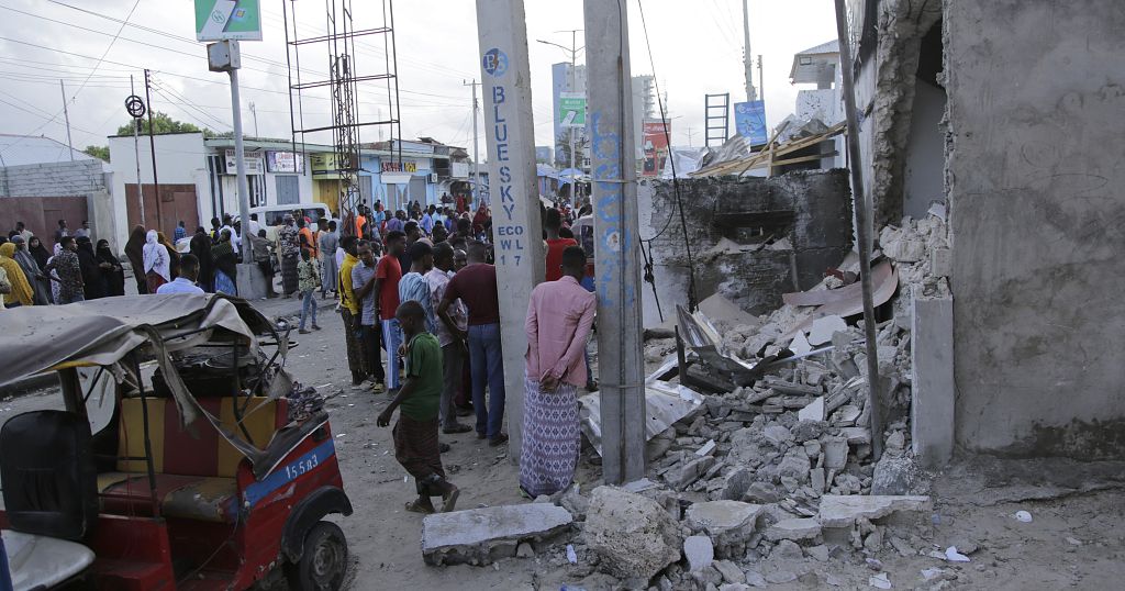 Six civilians killed in extremist attack on Mogadishu beachside hotel