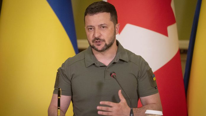 Photo of EURONEWS 🔵 Ukraine : Volodymyr Zelensky évoque des actions de “contre-offensive”