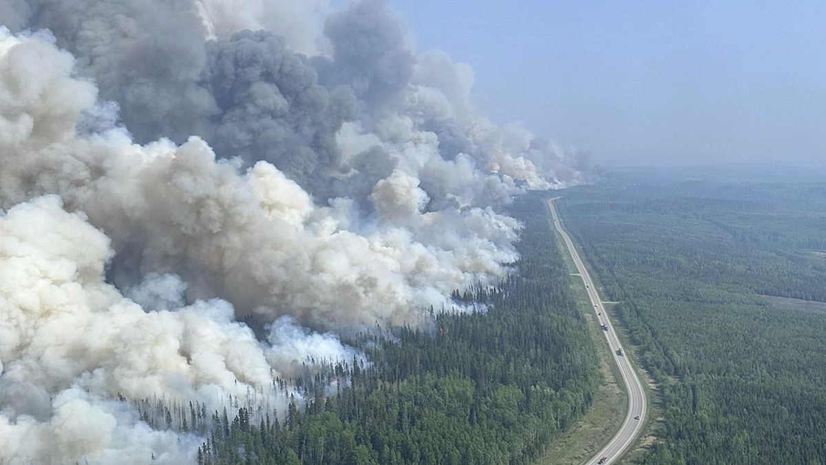 حرائق الغابات في مقاطعة "كولومبيا لبريطانية" في غرب كندا