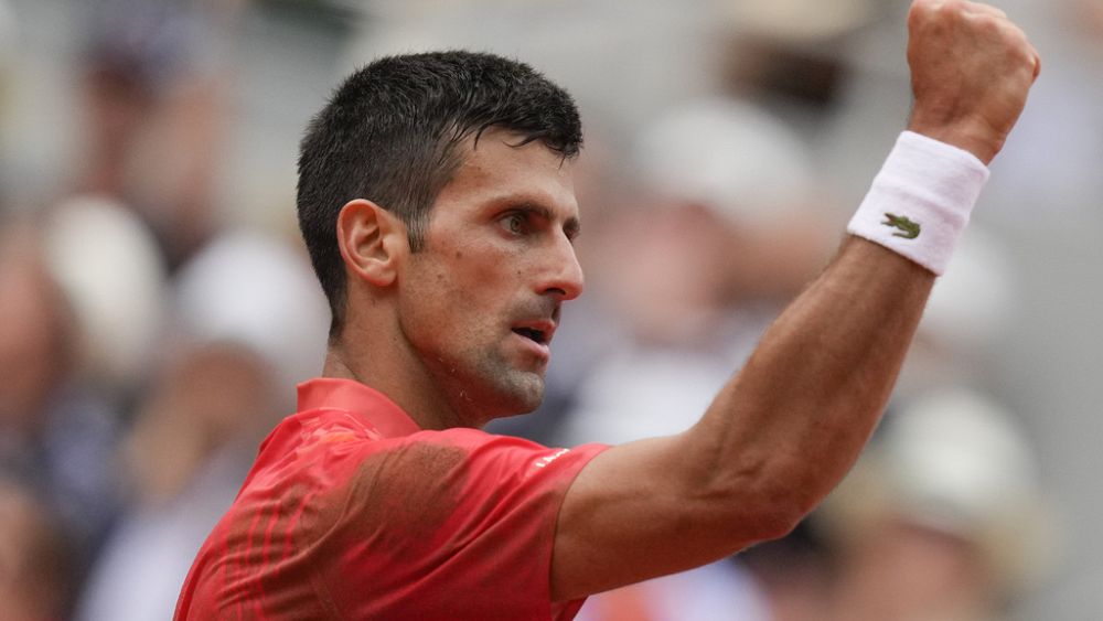 Novak Djokovic prezentuje swój rekordowy 23. tytuł Wielkiego Szlema w Paryżu