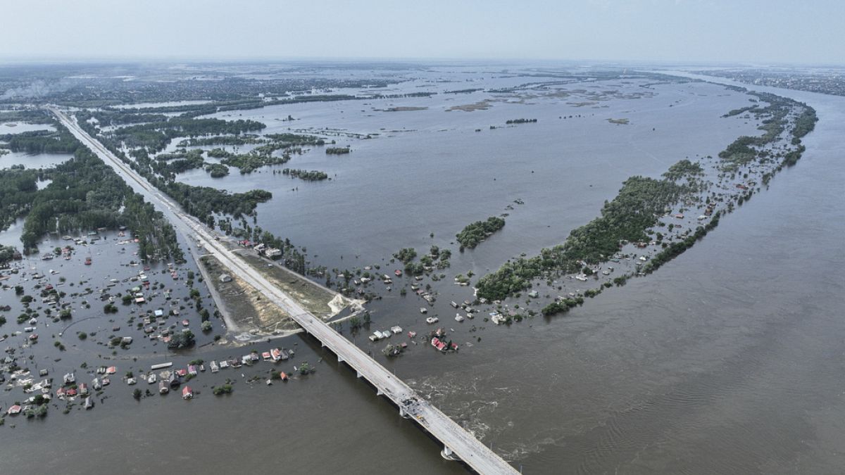 Vista aérea de las inundaciones en la región ucraniana de Jersón.