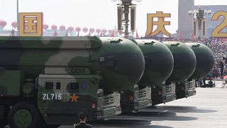  صواريخ باليستية عابرة للقارات ذات قدرة نووية من طراز DF-41 خلال عرض عسكري في بكين