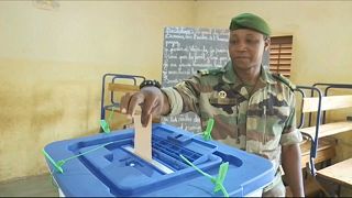 Mali : vote anticipé des militaires au référendum constitutionnel