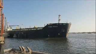 سفينة تحمل النفط الخام الروسي في ميناء كراتشي. 2023/06/12