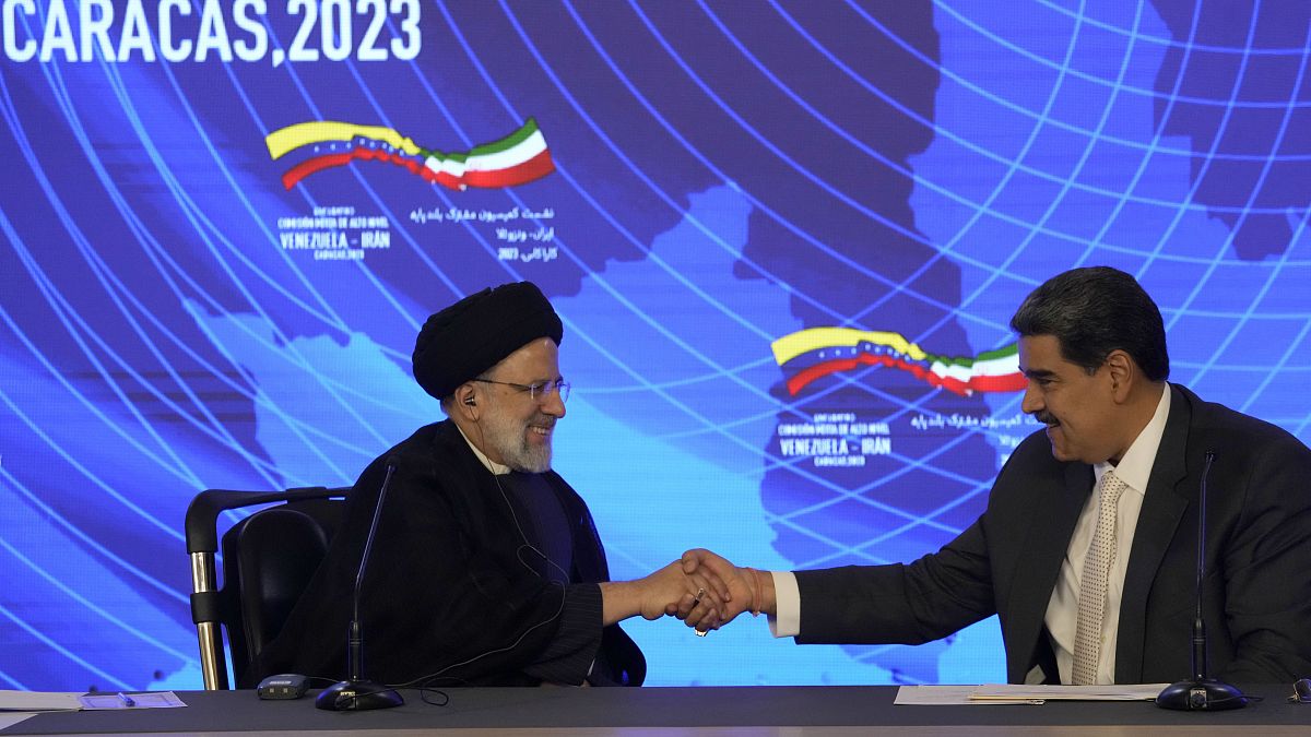 مؤتمر مشترك للرئيس الإيراني إبراهيم رئيسي وضيفه الرئيس الفنزويلي نيكولاس مادورو
