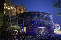 Megrongálódott épület a rakétatámadás után Odesszában, 2023. június 14-én