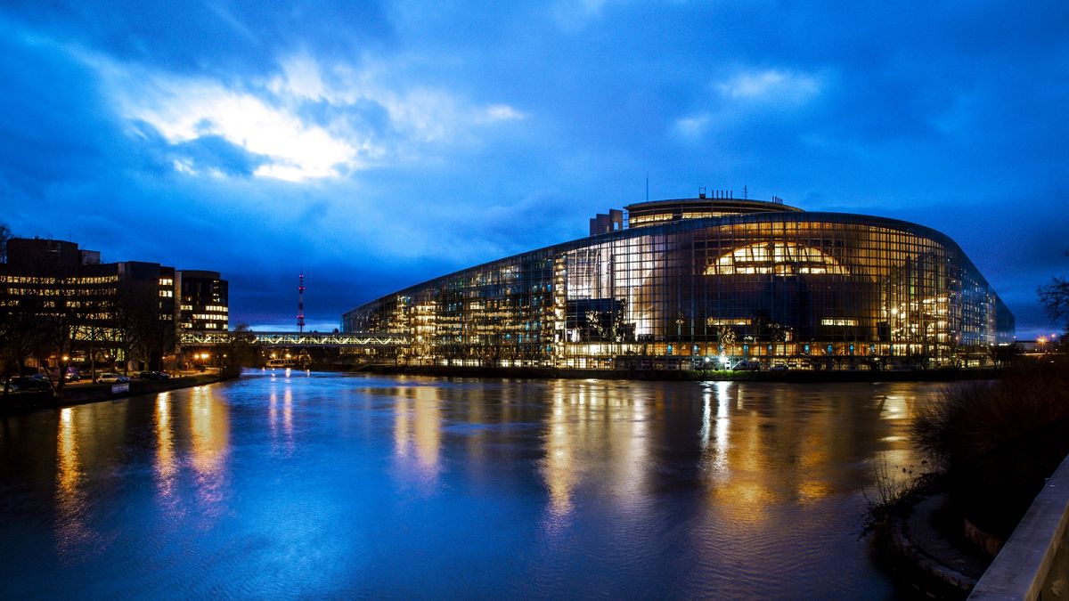 A votação crucial decorre na sessão mensal do Parlamento Europeu em Estrasburgo