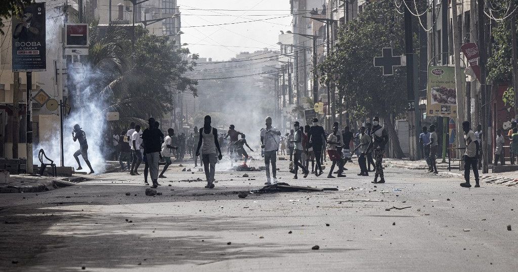 Senegal: authorities investigate videos of armed civilians during demonstrations