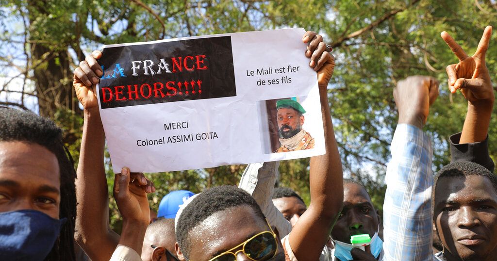 Anti-Western Sentiment Growing in Senegal: We Must Free Ourselves from  France's Stranglehold! - DER SPIEGEL