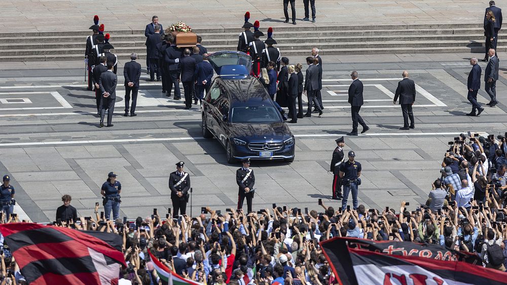 Silvio Berlusconi: ultimo addio all’ex primo ministro italiano