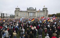 Eine AfD-Demonstration vor dem Reichstagsgebäude in Berlin, Samstag, 8. Oktober 2022.